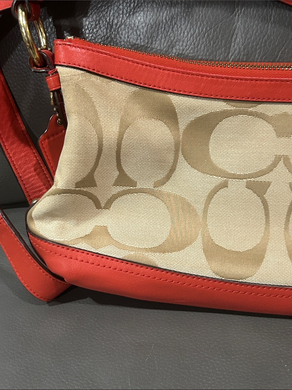 Coach Signature Hobo crossbody bag GUC - Picture 10 of 16